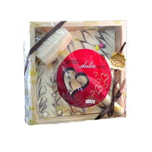 Chocolate marmolado en caja con martillo "especial" San Valentín.