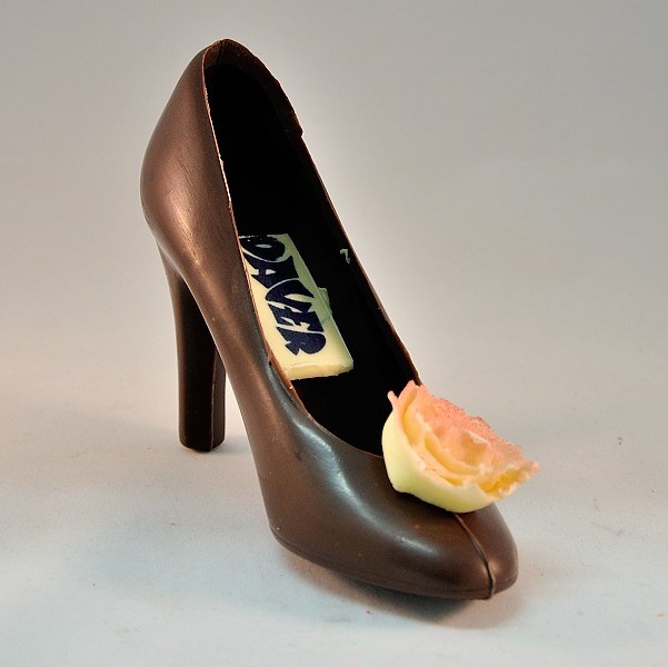 Tacones de Chocolate negro con flor de - - Pastelería Online